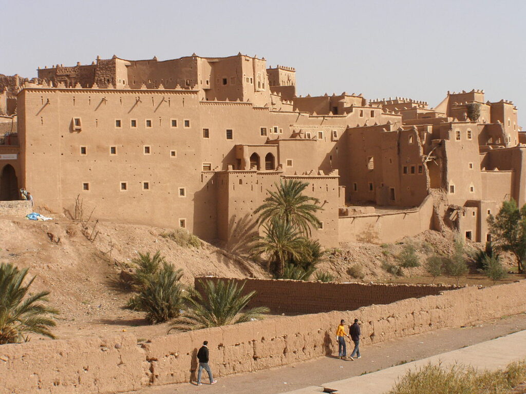 Ouarzazate – mudbrick village – Morocco – Public Domain – Wikipedia Commons by Edo 555 – 1200px-Ouarzazate_Medina