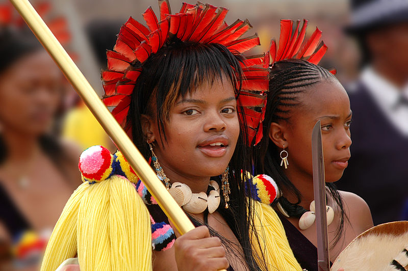 Swaziland Princess Sikhanyiso Dlamini – Reed Dance – 2006 – Public Domain – Wikipedia by Amada44 – 800px-Princess_Swaziland_015